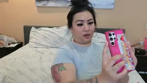 luckylee1992 online show from March 28, 2026, 3:39 am