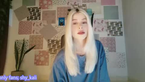 luckysapphire777 online show from December 17, 2025, 9:37 am