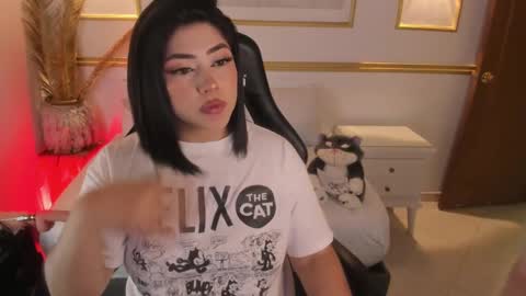 Snapshot of lucy266_ chatting on February 12, 2025, 5:37 am lucy online show from February 12, 2025, 5:37 am