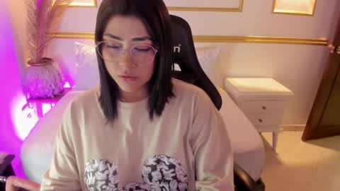 Snapshot of lucy266_ chatting on March 11, 2025, 8:30 am lucy online show from March 11, 2025, 8:30 am