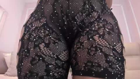 lucy_canel online show from February 16, 2026, 8:49 pm