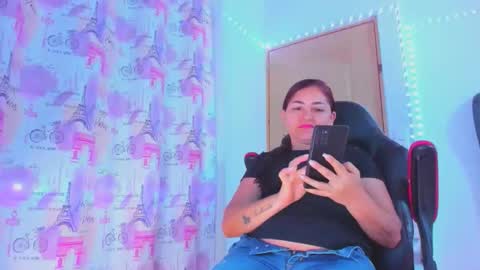 lucy online show from May 17, 2026, 12:52 am