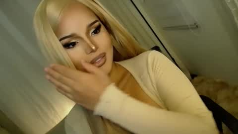 Snapshot of lucy_heartfiliaxxx chatting on October 13, 2025, 8:14 am MONA online show from October 13, 2025, 8:14 am