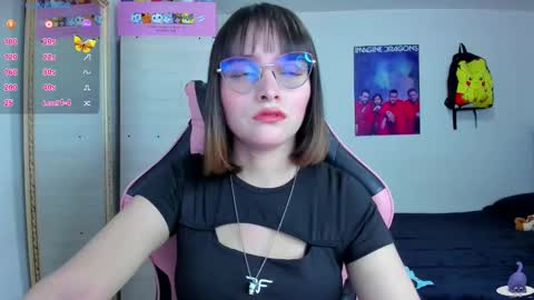 Snapshot of lucy_hess_ chatting on October 9, 2025, 9:02 pm Lucy online show from October 9, 2025, 9:02 pm