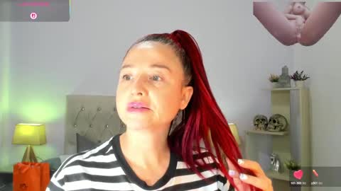 Lucia online show from September 28, 2025, 5:07 pm