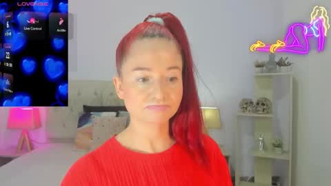 Lucia online show from November 23, 2025, 8:08 pm