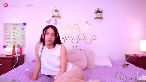 Luciana online show from October 7, 2025, 2:09 am
