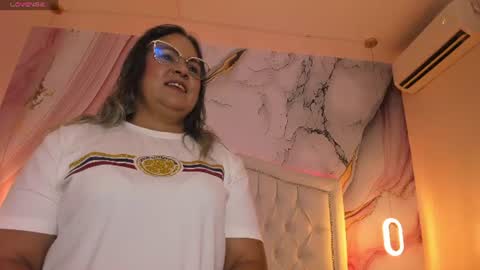 Snapshot of lucy_milf_474 chatting on June 18, 2026, 12:20 pm Lucy online show from June 18, 2026, 12:20 pm