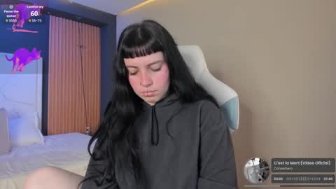 Sofia  online show from September 26, 2025, 8:35 pm