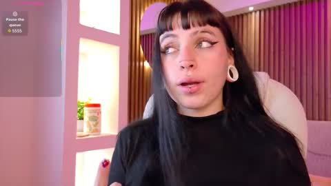 Sofia  online show from November 14, 2025, 3:49 am