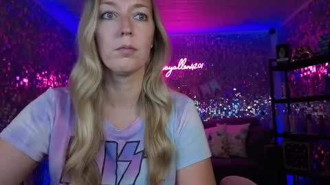 Snapshot of lucyallen4201 chatting on June 2, 2026, 1:51 am lucyallen4201 online show from June 2, 2026, 1:51 am