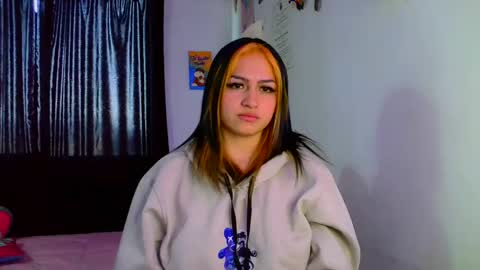 Snapshot of lucycherry__ chatting on December 13, 2024, 3:43 pm LUCIA online show from December 13, 2024, 3:43 pm