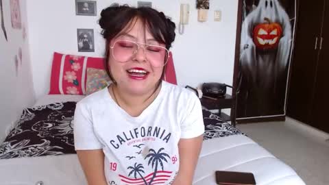 Lucya Fernanda  online show from October 16, 2025, 5:14 pm
