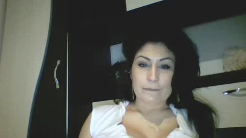 lucybylucy online show from February 3, 2025, 1:40 pm