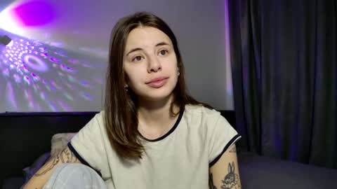 Lucy online show from November 24, 2025, 4:01 am