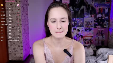 Lucy Rose online show from November 13, 2025, 4:22 am