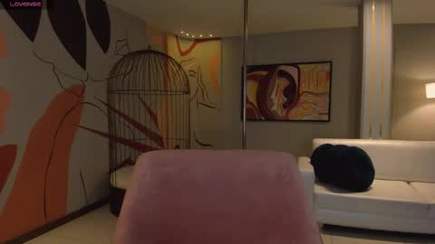 Lucy online show from November 3, 2025, 7:26 pm