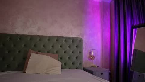 LucyWillow online show from May 19, 2026, 4:19 am