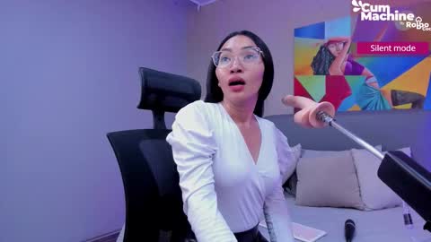 Lucy Liiu online show from September 28, 2025, 2:11 pm