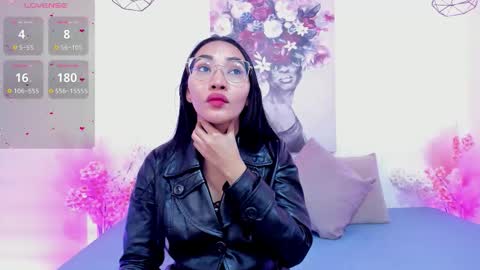 Lucy Liiu online show from November 10, 2025, 2:16 pm