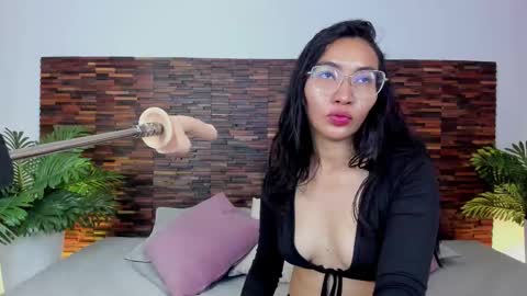 Snapshot of lucyy_liiu chatting on March 27, 2026, 12:05 am Lucy Liiu online show from March 27, 2026, 12:05 am