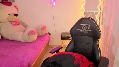 ludo_kitty_tay online show from October 7, 2025, 3:47 am