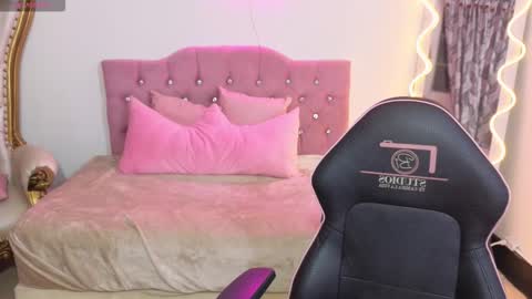 ludo_kitty_tay online show from October 16, 2025, 3:29 am
