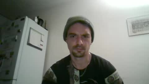 Snapshot of luffyman20 chatting on January 11, 2025, 12:01 am luffyman20 online show from January 11, 2025, 12:01 am