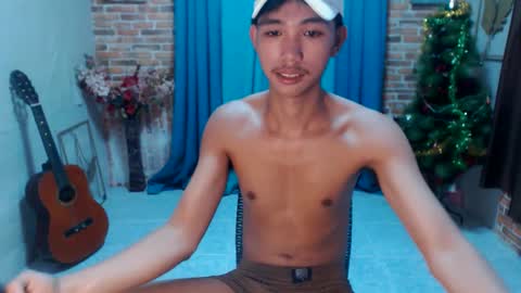 lui_the_fucker online show from January 3, 2025, 7:38 am