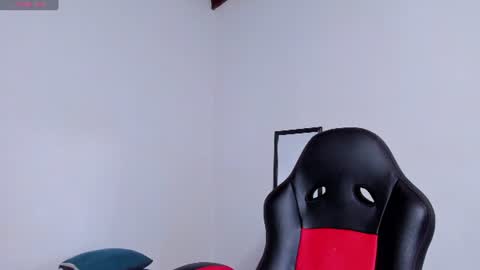 Snapshot of luigi1_ chatting on June 12, 2026, 7:18 am Luigi Vitale online show from June 12, 2026, 7:18 am