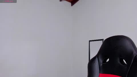Snapshot of luigi1_ chatting on June 16, 2026, 3:53 am Luigi Vitale online show from June 16, 2026, 3:53 am