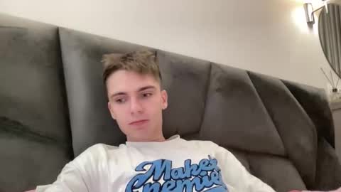 Snapshot of luis_7777 chatting on November 27, 2025, 8:49 am Luis online show from November 27, 2025, 8:49 am