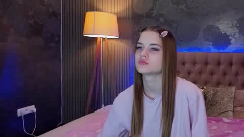 Snapshot of luisaclover chatting on November 13, 2025, 1:10 pm LuisaClover online show from November 13, 2025, 1:10 pm