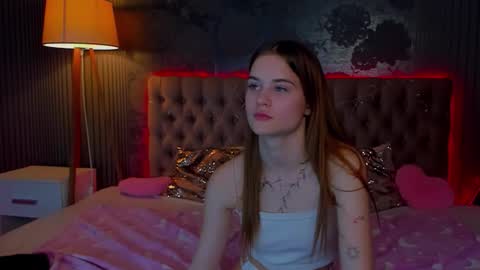 Snapshot of luisaclover chatting on November 29, 2025, 5:38 pm LuisaClover online show from November 29, 2025, 5:38 pm