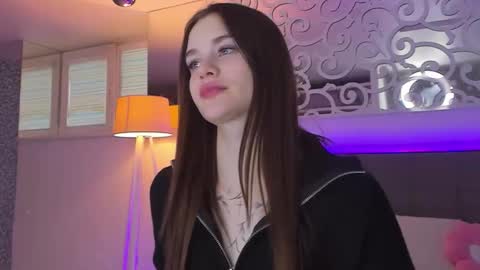 Snapshot of luisaclover chatting on February 26, 2026, 1:54 pm LuisaClover online show from February 26, 2026, 1:54 pm