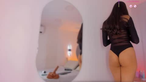 L U I S A online show from December 22, 2025, 7:55 pm