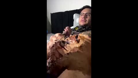 Snapshot of luisjg24hrs chatting on March 28, 2026, 12:10 am luisjg24hrs online show from March 28, 2026, 12:10 am