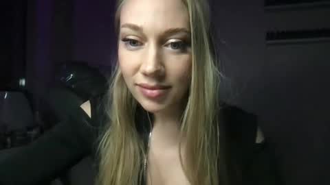 luiva13 online show from January 20, 2025, 6:32 pm