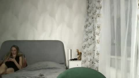 luiva13 online show from January 25, 2025, 5:51 pm