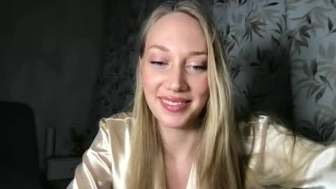 luiva13 online show from February 3, 2025, 5:03 pm