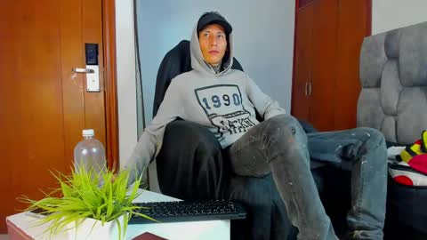 lujuriau_u online show from October 4, 2025, 3:37 am