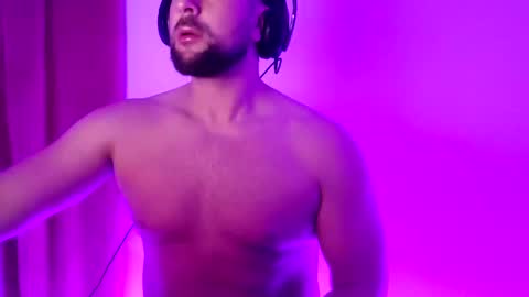 Snapshot of luk_me chatting on December 7, 2024, 12:52 am luk_me online show from December 7, 2024, 12:52 am