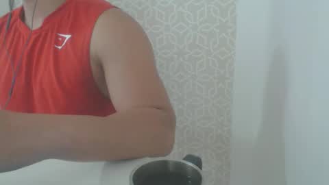 Snapshot of lukafitness chatting on November 27, 2025, 6:43 pm lukafitness online show from November 27, 2025, 6:43 pm