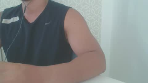 Snapshot of lukafitness chatting on December 21, 2025, 7:21 pm lukafitness online show from December 21, 2025, 7:21 pm