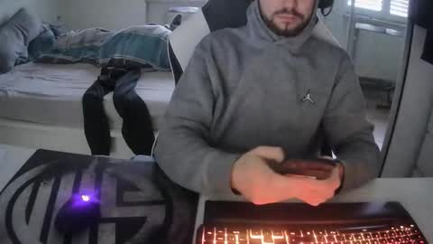 Snapshot of lukasschoetz chatting on January 15, 2025, 10:06 am lukasschoetz online show from January 15, 2025, 10:06 am