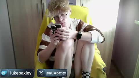 Snapshot of lukepaxley chatting on April 1, 2026, 3:31 pm Luke Paxley online show from April 1, 2026, 3:31 pm
