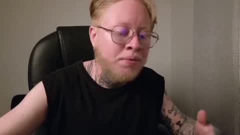 Snapshot of lukethompsson chatting on January 7, 2025, 12:34 am LUKEFTM online show from January 7, 2025, 12:34 am