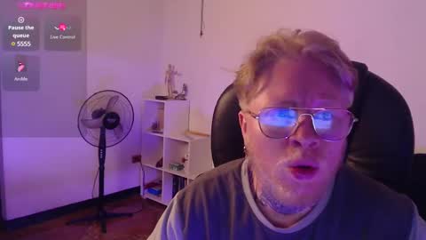 Snapshot of lukethompsson chatting on February 4, 2025, 2:39 am LUKEFTM online show from February 4, 2025, 2:39 am