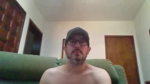 Snapshot of lukz88bigcock chatting on January 12, 2025, 2:45 am Luke online show from January 12, 2025, 2:45 am