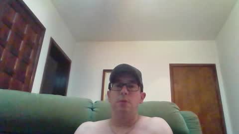 Snapshot of lukz88bigcock chatting on January 19, 2025, 12:38 am Luke online show from January 19, 2025, 12:38 am